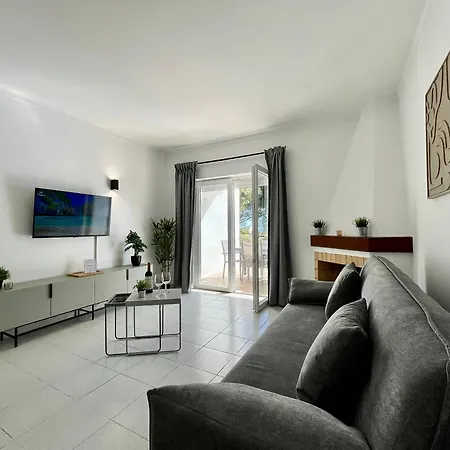 Sd - With Pool And Garden * Porches (Algarve)