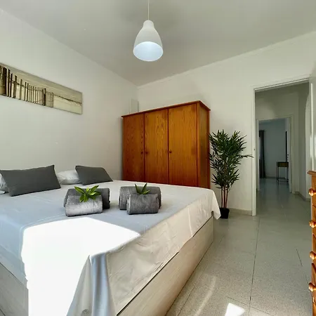 Sd - With Pool And Garden Apartment