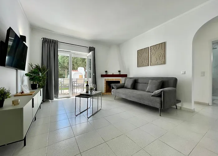 Sd - With Pool And Garden *