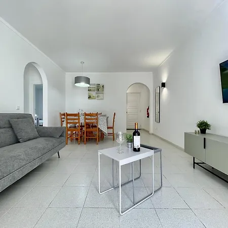 Sd - With Pool And Garden Apartment *